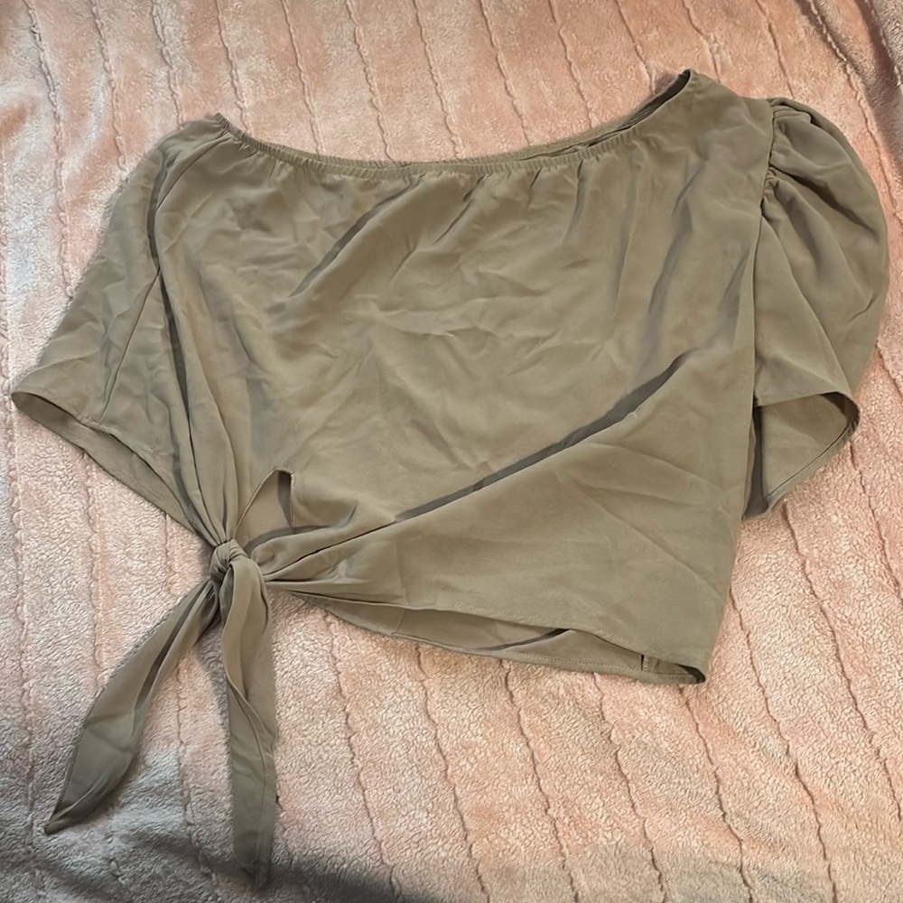 SHEIN one shoulder sleeve crop top